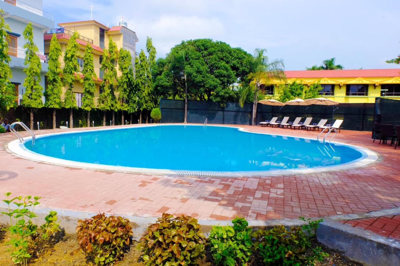 Hotel Nirvana By Luxury International Paklihwa Exterior photo